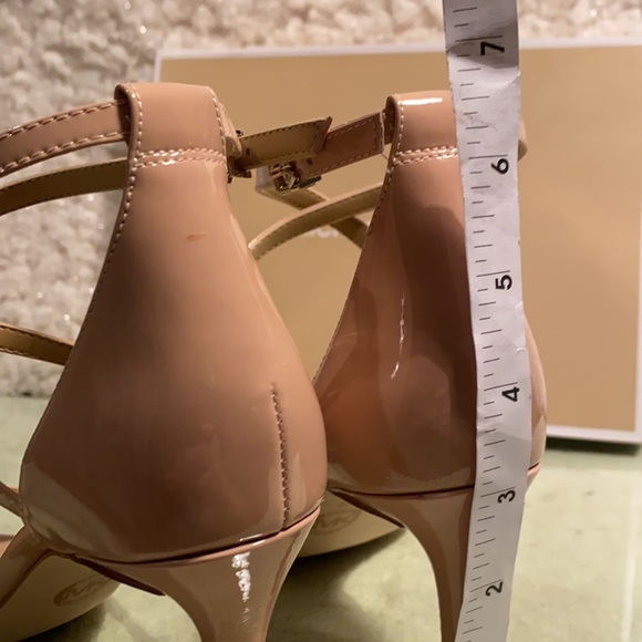 MICHEAL KORS “AVA” HEELED STRAPPY BUCKLED SANDALS - Picture 10 of 10